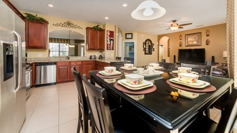 Kitchen/Nook (Angle)