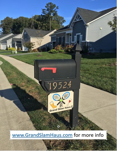 Welcome to Grand Slam Haus II, 4 Flat Screen TVs & High Speed Internet