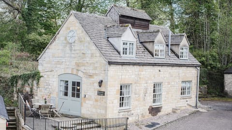 Queens Cottage at Sudeley Castle, Bolthole Retreats