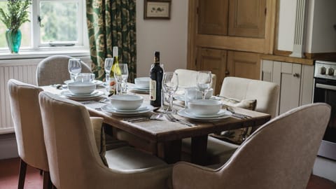 Kitchen-Dining Area, Sudeley Guest Cottage, Bolthole Retreats
