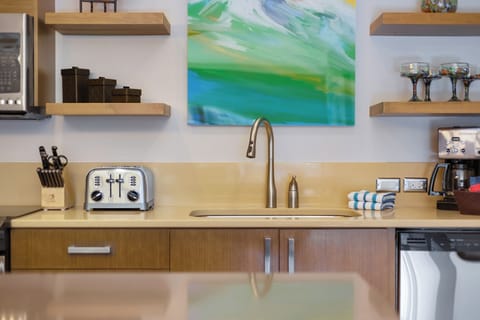 Kitchen-2br-avon-cw-2br-pres-in-002