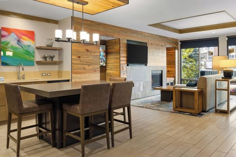 Dining-1br-avon-cw-1br-pres-in-003