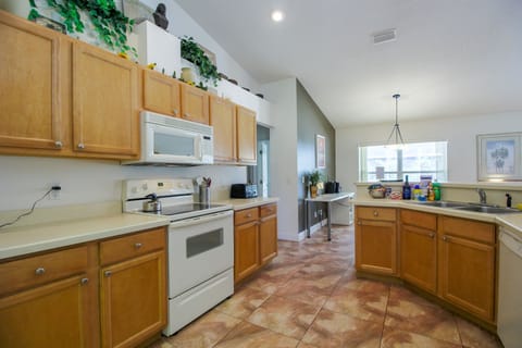 Flooring, Floor, Room, Indoors, Kitchen