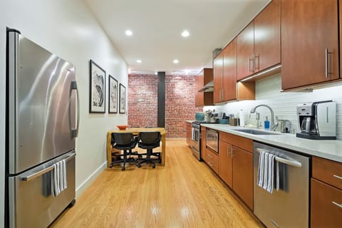 Flooring, Indoors, Hardwood, Floor, Room