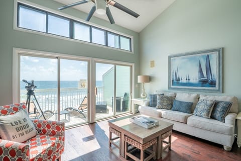 Oceanfront Living Room With Ocean Views