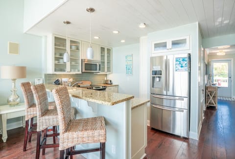 Countertop Seating For Three