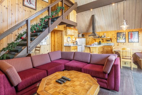 Chalet 17 living room