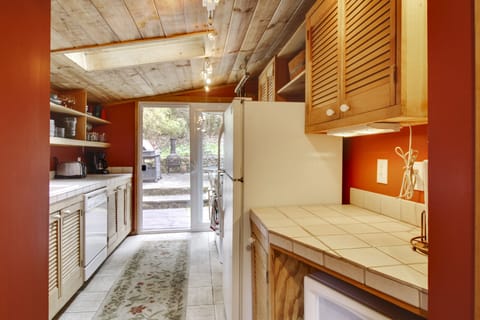 Cook for your guests or let them adventure in the kitchen with local produce.