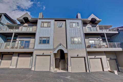 Lake Forest Condos