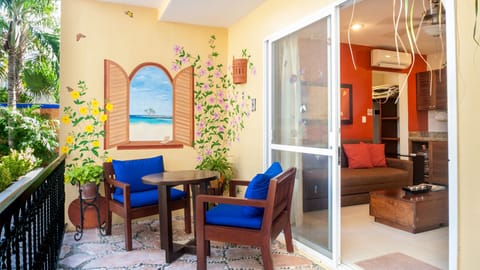 Out door sitting - Enjoy your favorite meal out in your own private space.