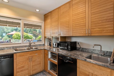 Fallen Tree Ranch has ALL the appliances! Several out on the kitchen counter and more in the capinets.