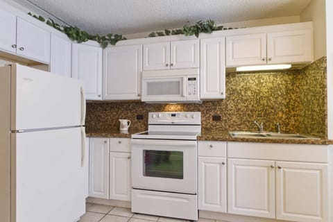 Gulfview II is a homey South Padre resort. Our cute and cozy kitchen is fully equipped, and we're only a short walk to the beach. Our SPI vacation rental has just what you're looking for.