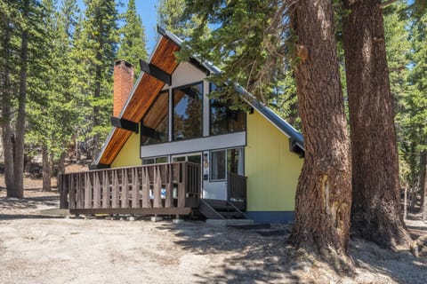 Chalet 12 summer exterior