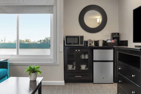 One-Bedroom-Accessible-Queen-Roll-In-Suite-Kitchenette-Peacock-Suites