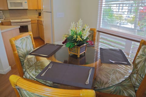 Dining_Table_-_1_bdr