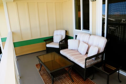Upstairs lanai furniture