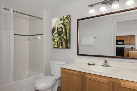 Two-Bedroom-Bathroom-2-Club-Wyndham-Palm-Aire