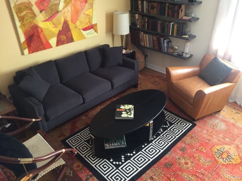 Living room
(Not a pullout sofa)