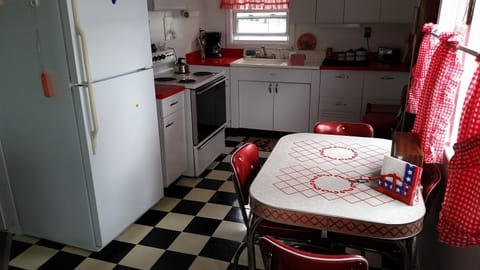 50's Kitchen