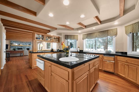 A waring oven and extra sink plus storage on the island.
