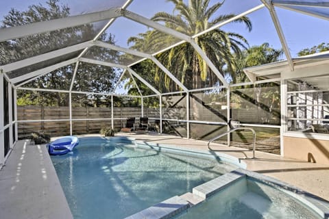 Sarasota Vacation Rental | 2BR | 2BA | 1,489 Sq Ft | Step-Free Access