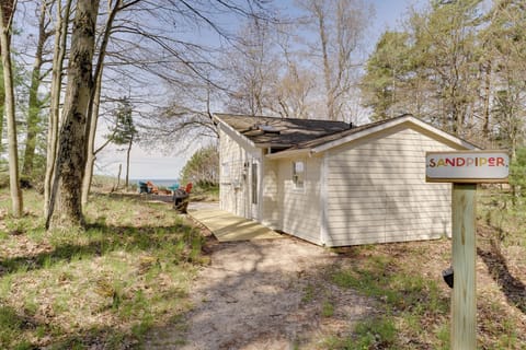 Muskegon Vacation Rental | 2BR | 1BA | 500 Sq Ft | Stairs Required