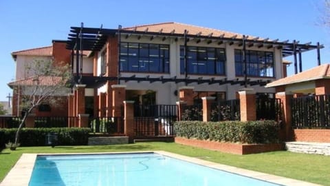 Clubhouse, pool, barbecue area, private gym