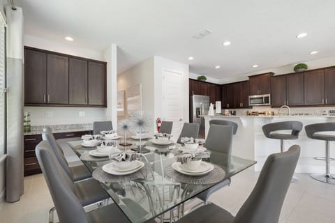 05_Dining_Table_0721