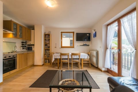 Lepa Soca House - living area