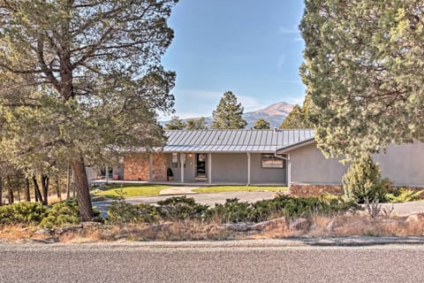 Ruidoso Vacation Rental | 4BR | 3BA | 3,024 Sq Ft | 1 Step Required
