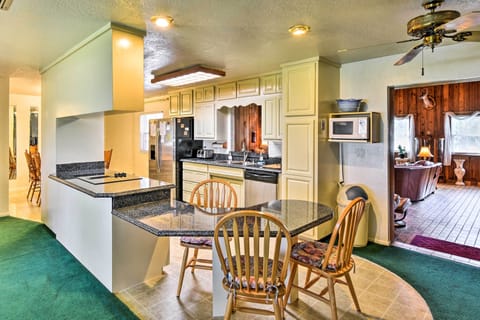 Kitchen | Coffee Maker | Ice Maker | Toaster