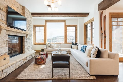  Living Room with Fireplace