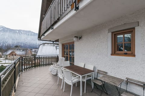 Mala Vas Chalet - balcony