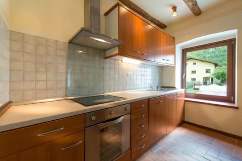 Polovnik House - kitchen