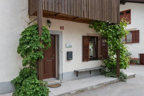 Polovnik House entrance