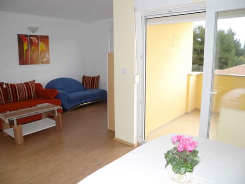living/bedroom