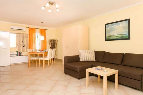 living/bedroom