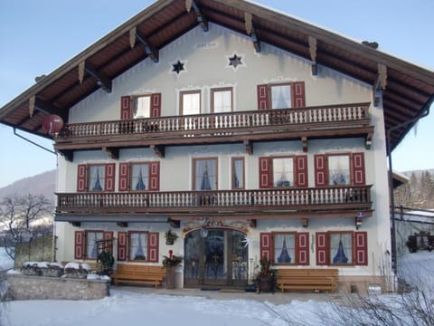 Hutzenauerhof - Holiday apartment Hochfelln Farm Stay in Ruhpolding