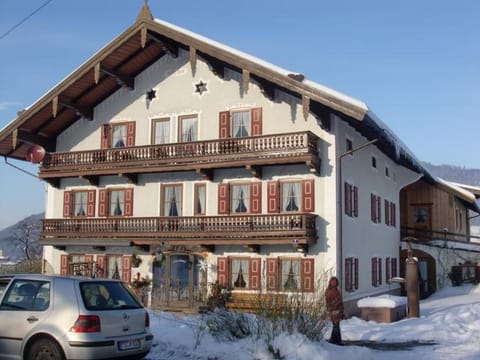 Hutzenauerhof - Holiday apartment Hochfelln Farm Stay in Ruhpolding