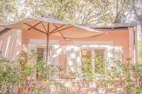 Bungalow with terrace and air conditioning House in San Vincenzo