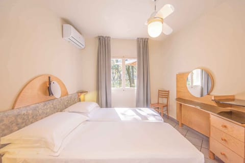 Bungalow with terrace and air conditioning House in San Vincenzo