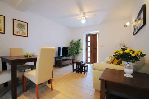 living/bedroom