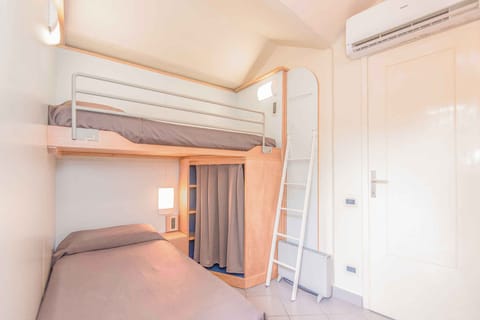 Villa with balcony House in San Vincenzo