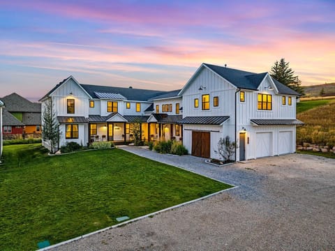 located in Garden City, one mile from town center, 100 ft to bike/walking path.