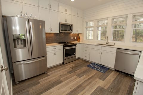 Main Level | Kitchen