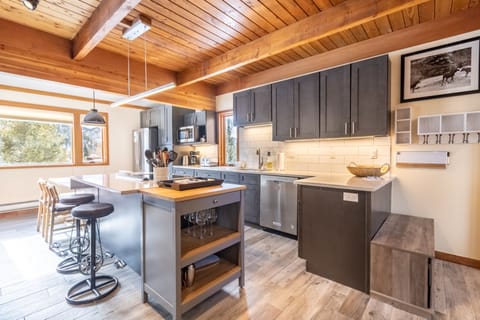 Kitchen alternate angle