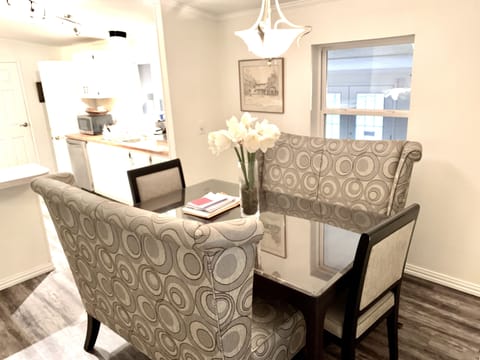 Breakfast/Dinner Table