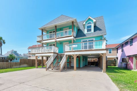 Kick off your shoes and step into Barefoot Dreams—where every moment is pure coastal bliss.