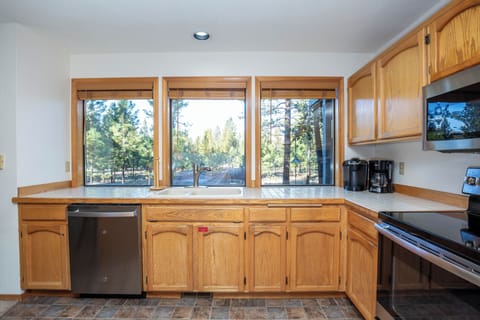 Kitchen - Main Level