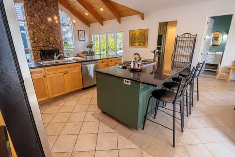 Main Level | Kitchen